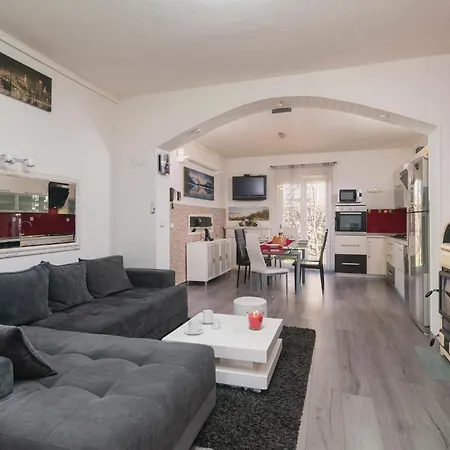 Pet Friendly In With Sauna بيت للعطل