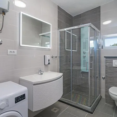 بيت للعطل Pet Friendly In With Sauna Srinjine